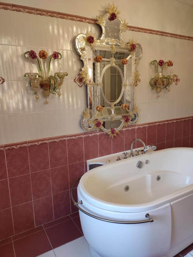 Les Jardins De La Fontaine Bed & Breakfast Ales Luaran gambar