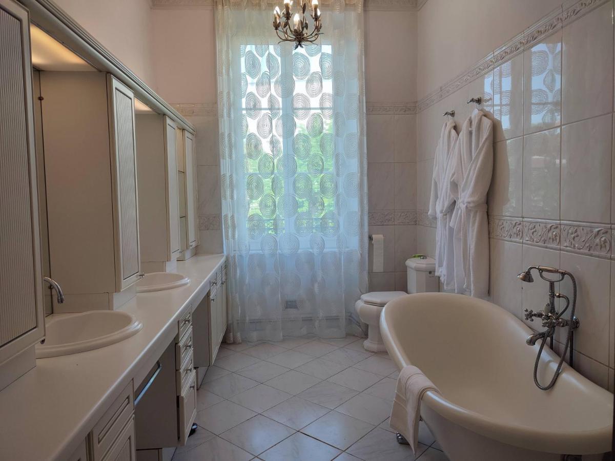 Les Jardins De La Fontaine Bed & Breakfast Ales Luaran gambar
