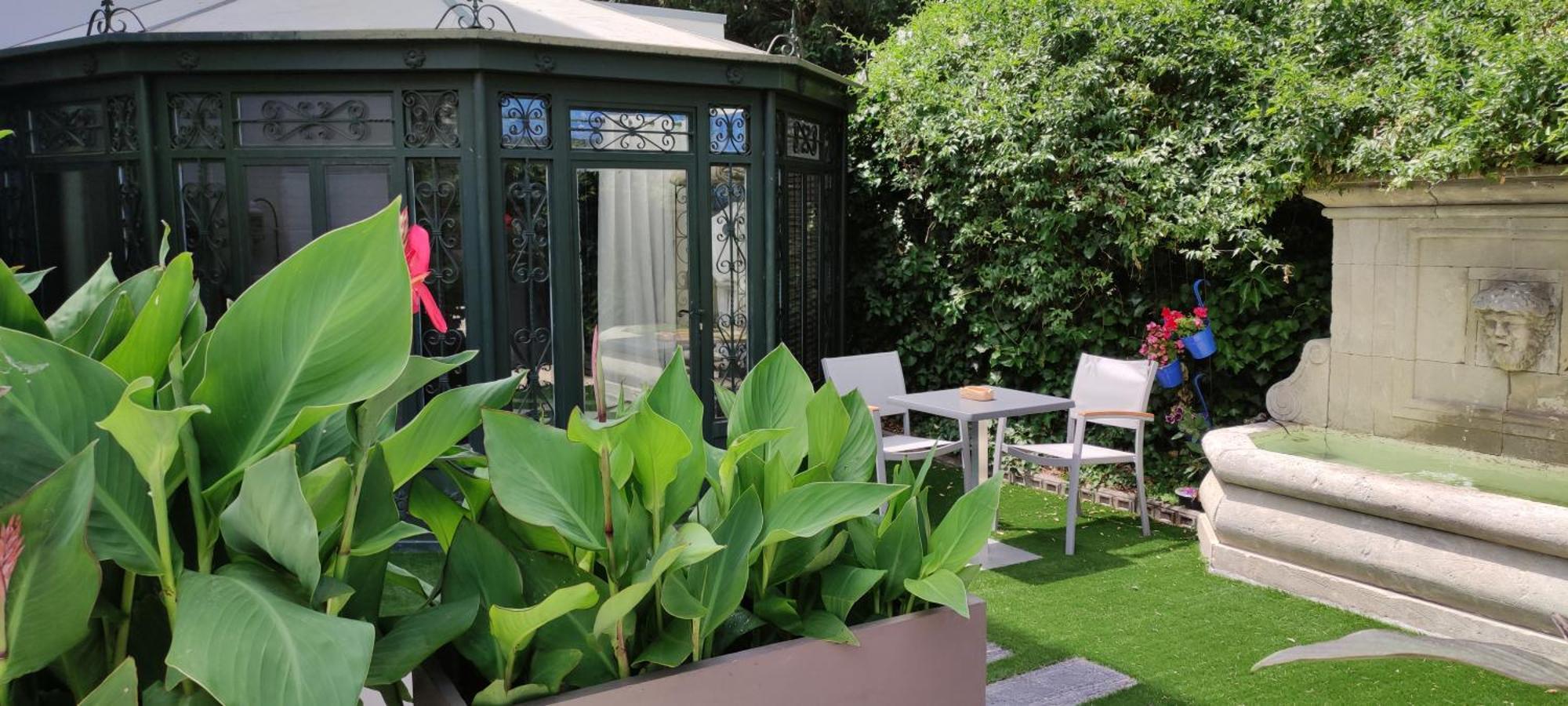 Les Jardins De La Fontaine Bed & Breakfast Ales Luaran gambar